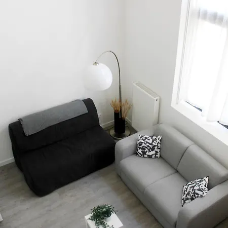 Duplex Adjoining The Eiffel Hall *
